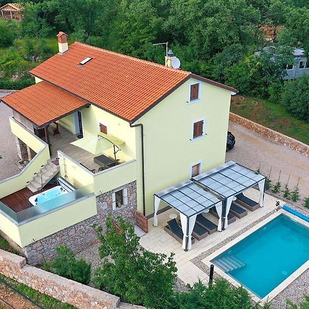 Holiday House Tos-Vila With Heated Pool เวอร์บนิค ภายนอก รูปภาพ