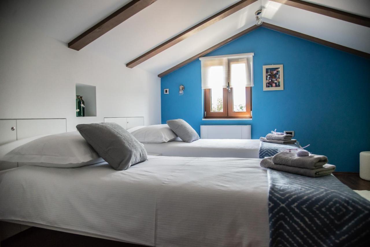 Holiday House Tos-Vila With Heated Pool เวอร์บนิค ภายนอก รูปภาพ