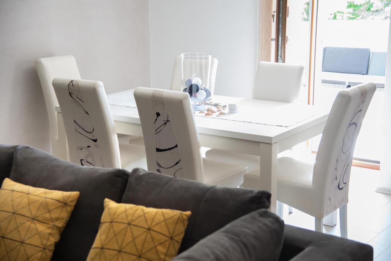 Holiday House Tos-Vila With Heated Pool เวอร์บนิค ภายนอก รูปภาพ
