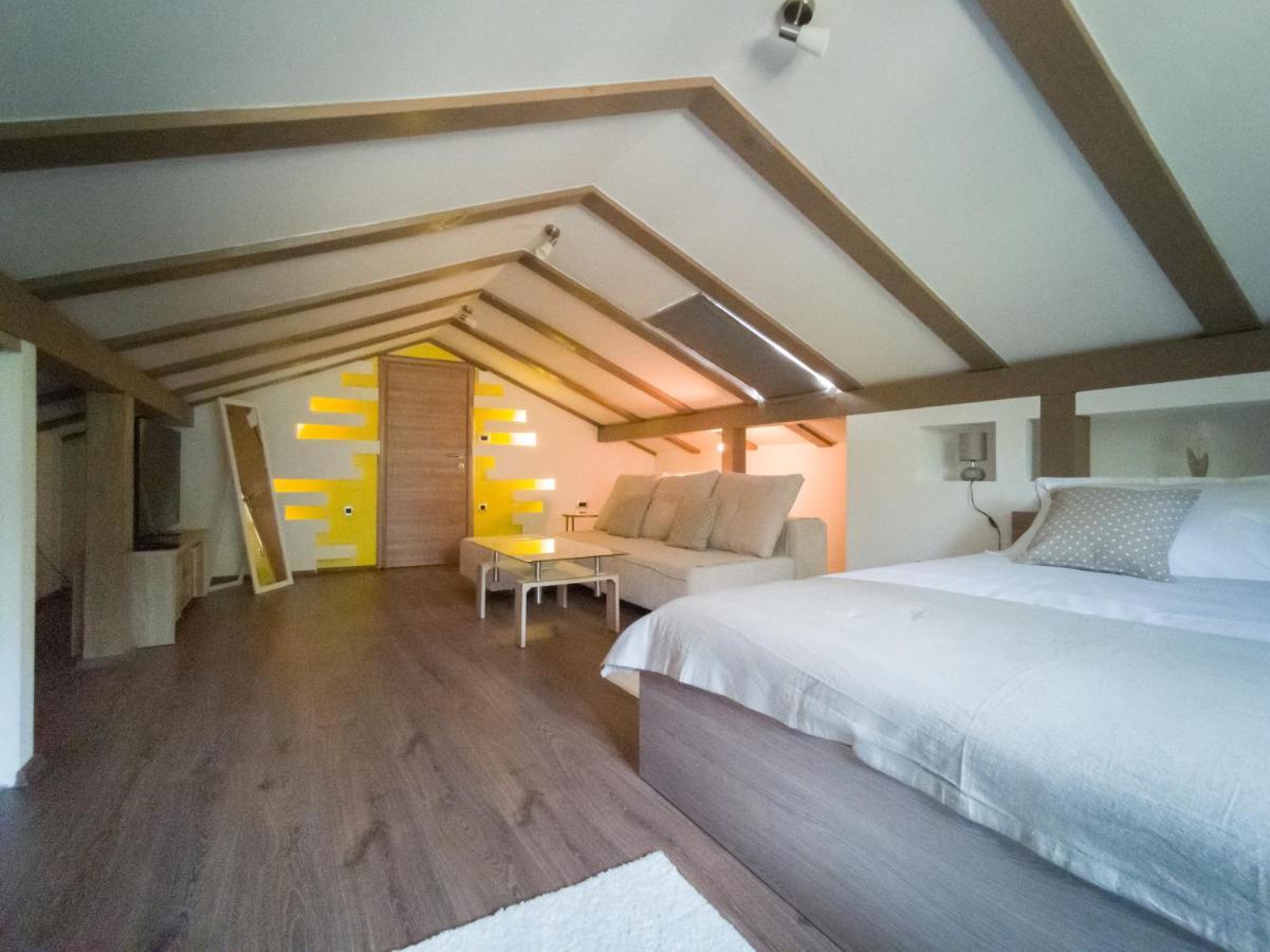 Holiday House Tos-Vila With Heated Pool เวอร์บนิค ภายนอก รูปภาพ